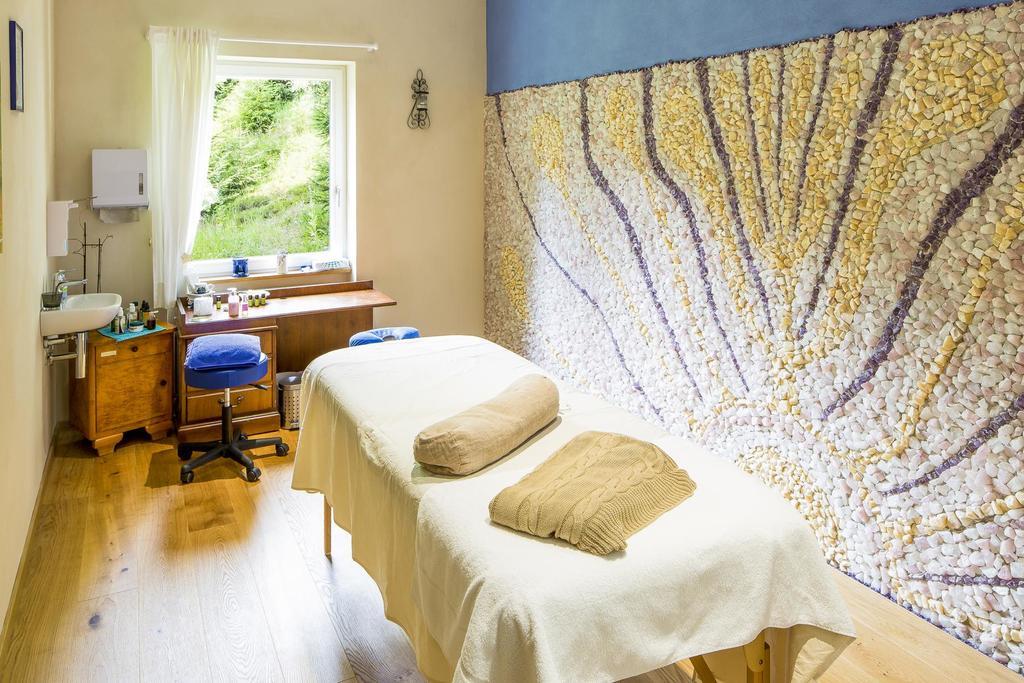 "Gutshof Lilienfein" - Medical Resort & Herbal Spa Im Suedschwarzwald Виден Екстериор снимка