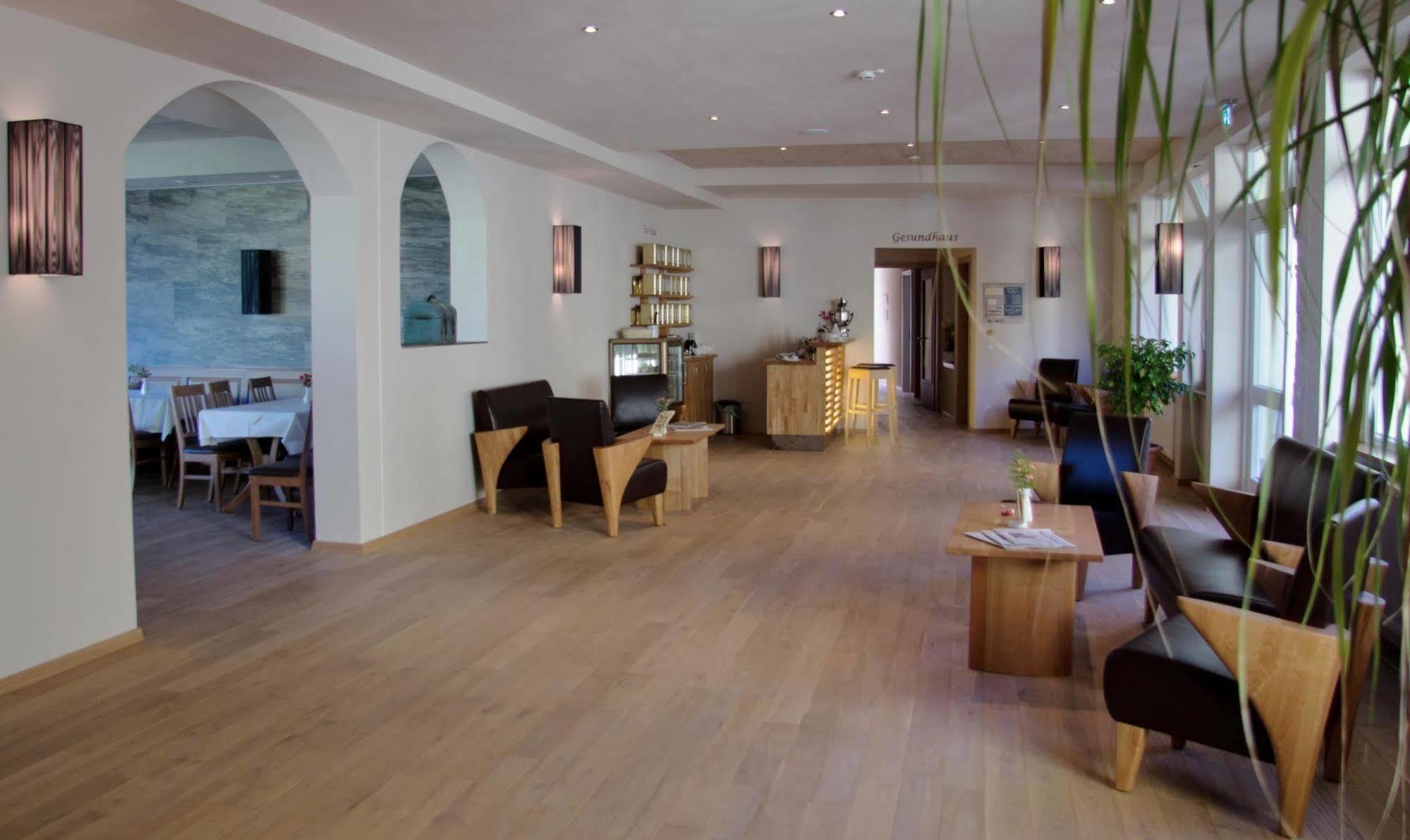 "Gutshof Lilienfein" - Medical Resort & Herbal Spa Im Suedschwarzwald Виден Екстериор снимка